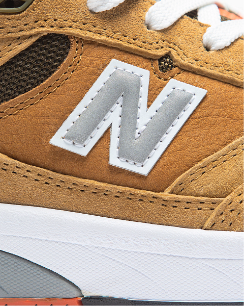 NB Numeric - Andrew Reynolds 933 - Signature Model - Camel With Dark Brown