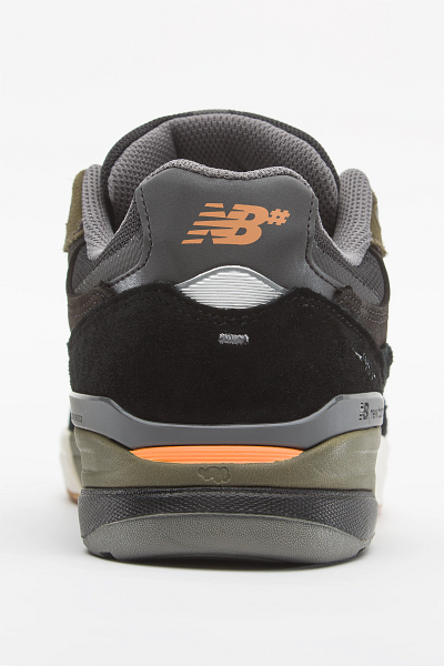 NB Numeric - Andrew Reynolds 933 - Signature Model - Black With Dark Olivine